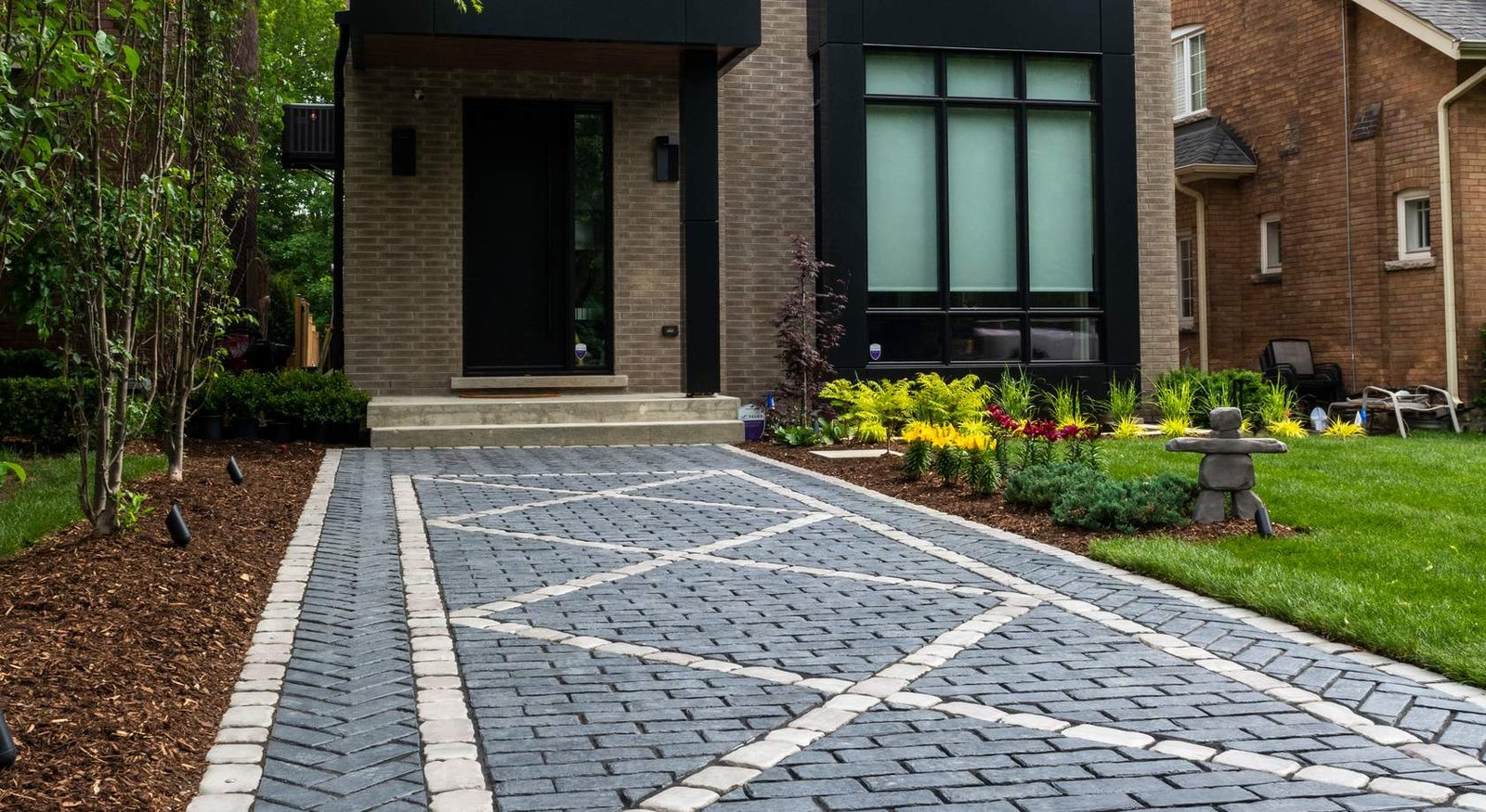 Custom interlocking driveway in Whitby by KANU Interlocking
