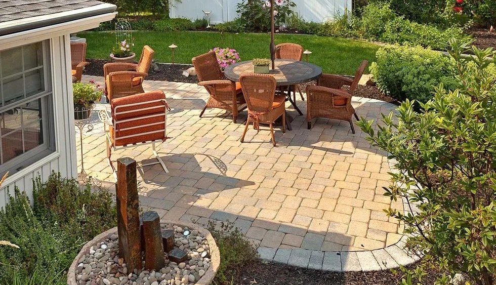 Stone patio installation in Toronto by KANU Interlocking