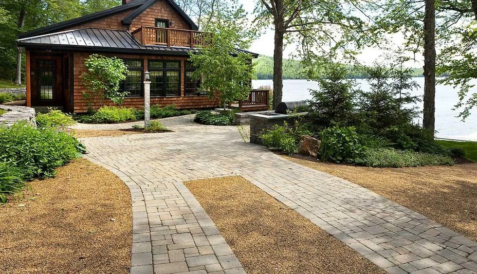 Interlocking walkway in Toronto designed for lasting curb appeal.