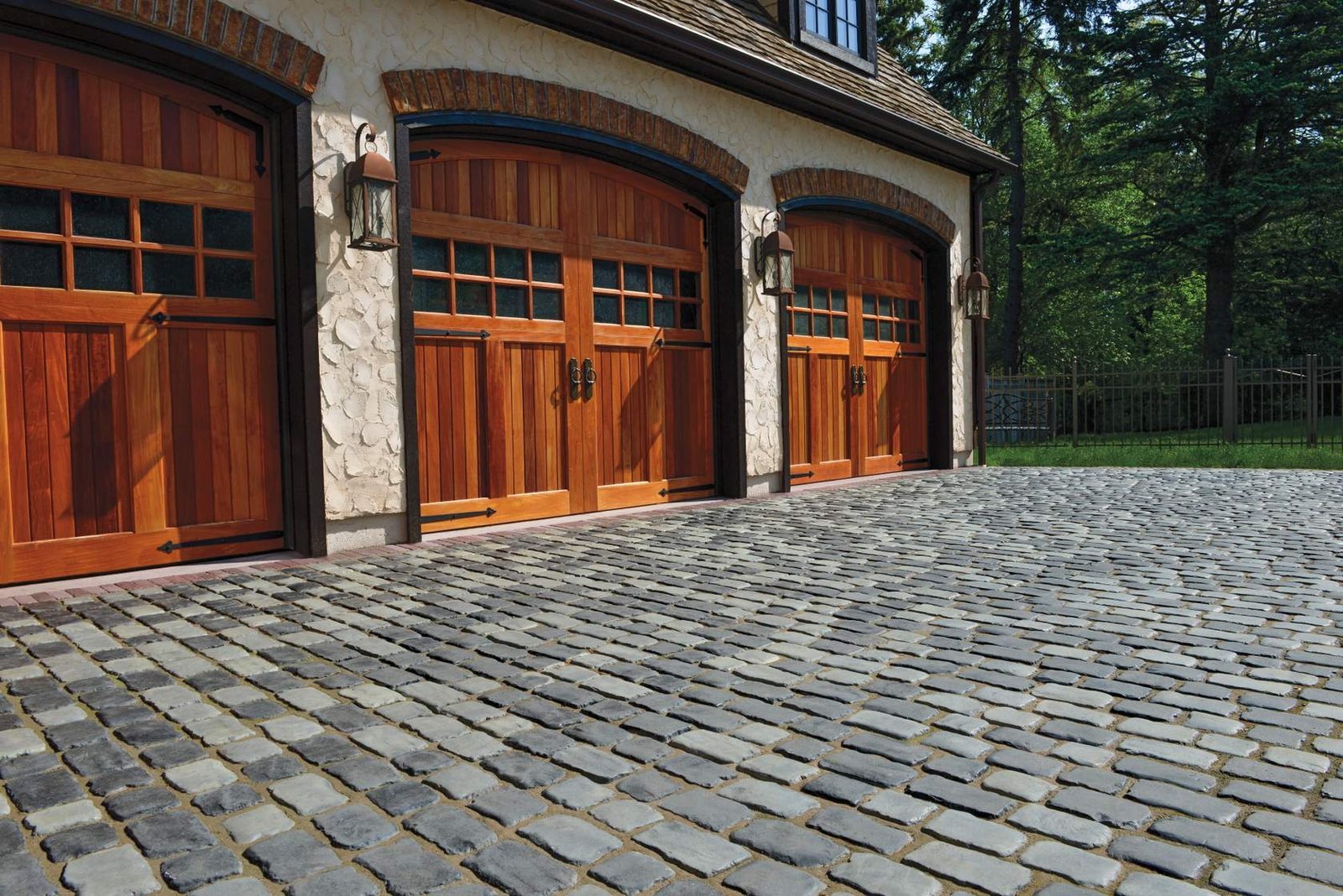 Best Interlocking Driveway Designs for GTA Homes (2026 Guide)